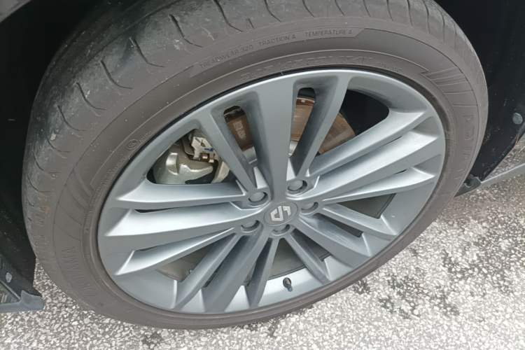 Used Leapmotor C16 2026 Extended-Range 280 LiDAR Zhizun Edition 6 Seats Left Front Wheel Hub