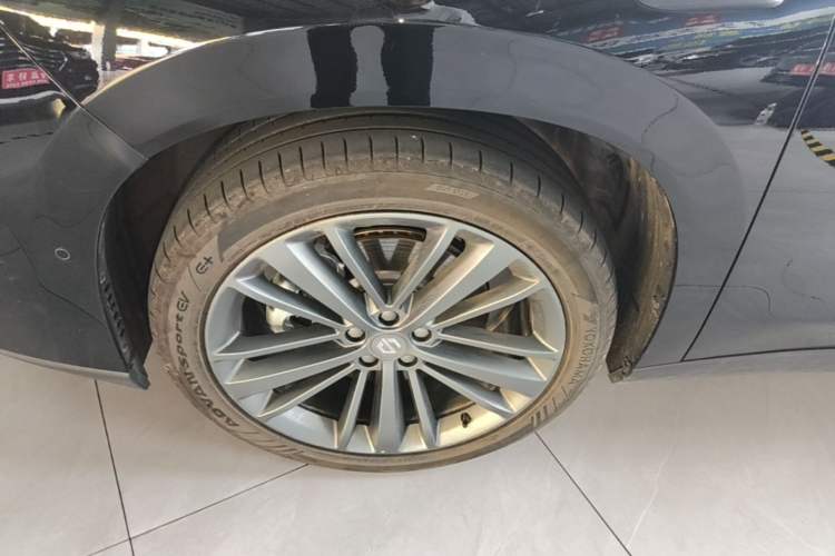 Used Leapmotor C16 2026 Extended-Range 280 LiDAR Zhizun Edition 6 Seats Left Front Wheel Hub
