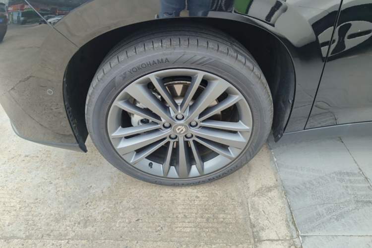 Used Leapmotor C16 2026 Extended-Range 280 LiDAR Zhizun Edition 6 Seats Left Front Wheel Hub