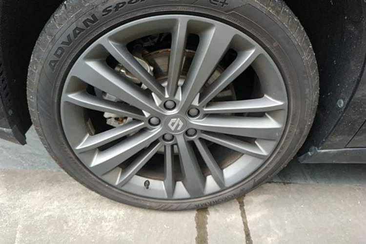 Used Leapmotor C16 2026 Extended-Range 280 LiDAR Zhizun Edition 6 Seats Left Front Wheel Hub
