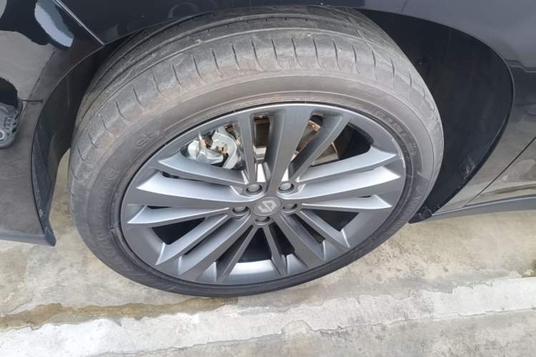 Used Leapmotor C16 2026 Extended-Range 280 LiDAR Zhizun Edition 6 Seats Left Front Wheel Hub