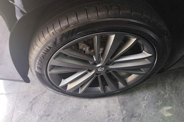 Used Leapmotor C16 2026 Extended-Range 280 LiDAR Zhizun Edition 6 Seats Left Front Wheel Hub