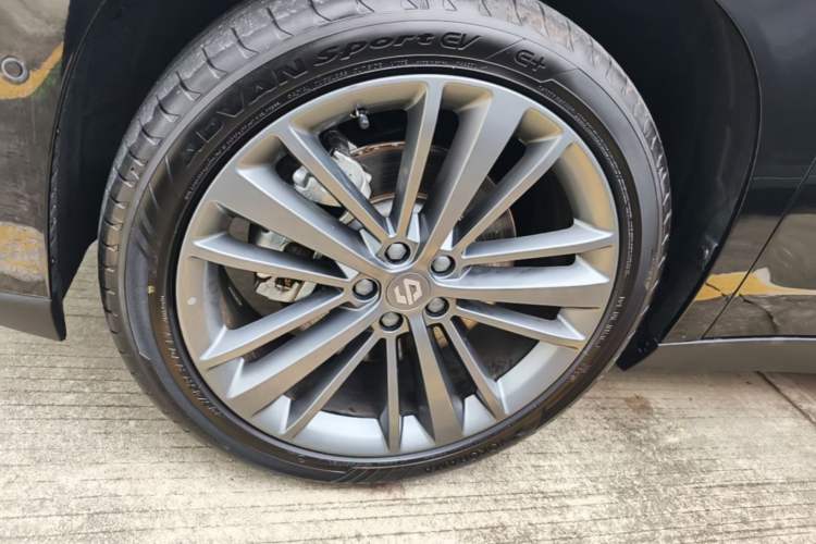 Used Leapmotor C16 2026 Extended-Range 280 LiDAR Zhizun Edition 6 Seats Left Front Wheel Hub