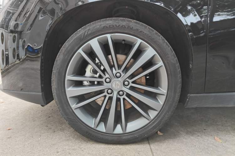 Used Leapmotor C16 2026 Extended-Range 280 LiDAR Zhizun Edition 6 Seats Left Front Wheel Hub