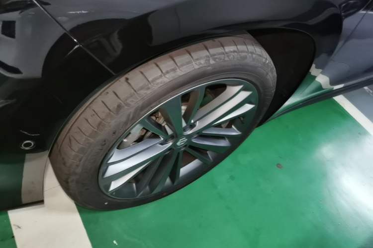 Used Leapmotor C16 2026 Extended-Range 280 LiDAR Zhizun Edition 6 Seats Left Front Wheel Hub