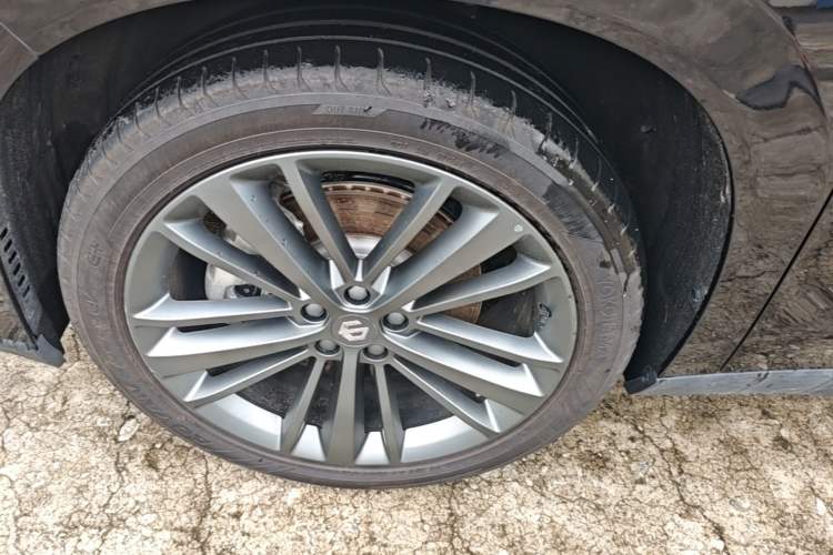 Used Leapmotor C16 2026 Extended-Range 280 LiDAR Zhizun Edition 6 Seats Left Front Wheel Hub
