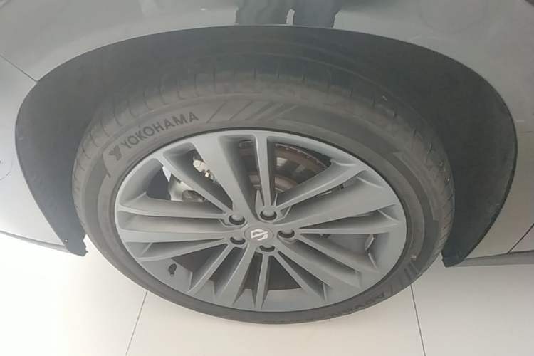 Used Leapmotor C16 2026 All-Electric 630 LiDAR Zhizun Edition 6 Seats Left Front Wheel Hub