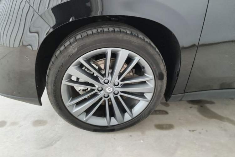 Used Leapmotor C16 2026 Extended-Range 280 LiDAR Zhizun Edition 6 Seats Left Front Wheel Hub