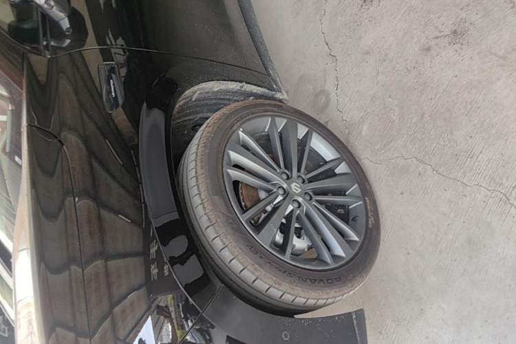 Used Leapmotor C16 2026 Extended-Range 280 LiDAR Zhizun Edition 6 Seats Left Front Wheel Hub