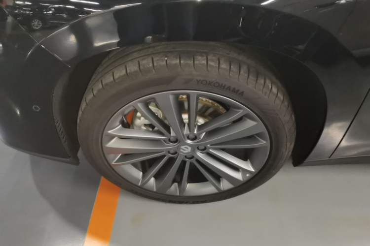 Used Leapmotor C16 2026 Extended-Range 280 LiDAR Zhizun Edition 6 Seats Left Front Wheel Hub