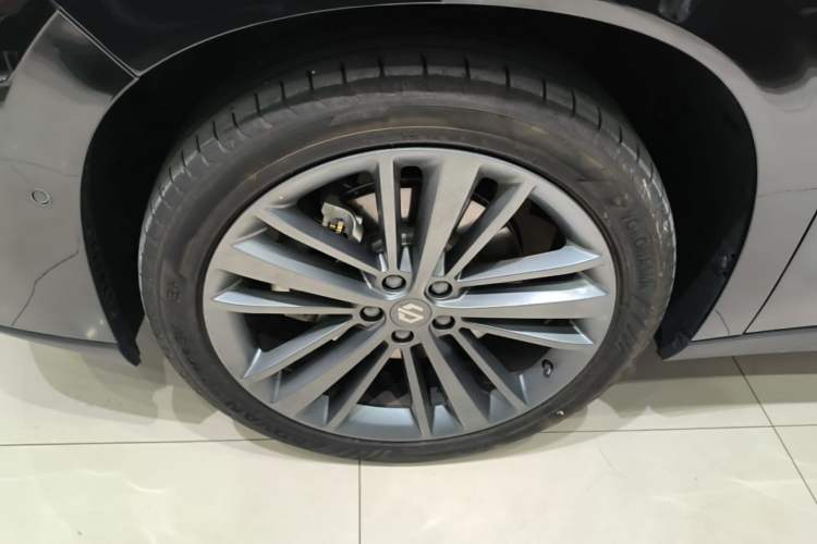 Used Leapmotor C16 2026 Extended-Range 280 LiDAR Zhizun Edition 6 Seats Left Front Wheel Hub