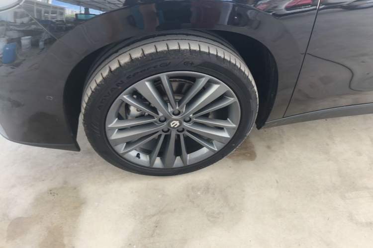 Used Leapmotor C16 2026 Extended-Range 280 LiDAR Zhizun Edition 6 Seats Left Front Wheel Hub