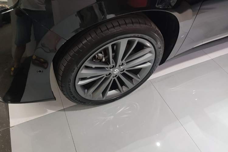 Used Leapmotor C16 2026 Pure Electric 630 LiDAR Zhizun Edition 5 Seats Left Front Wheel Hub