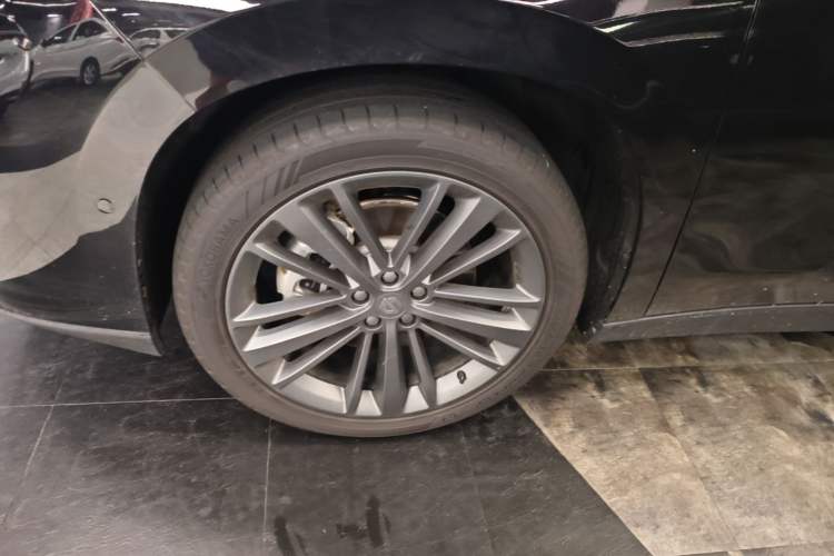 Used Leapmotor C16 2026 Extended-Range 280 LiDAR Zhizun Edition 6 Seats Left Front Wheel Hub