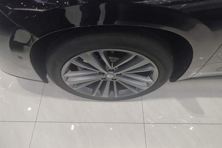 Used Leapmotor C16 2026 Extended-Range 280 LiDAR Zhizun Edition 6 Seats Left Front Wheel Hub
