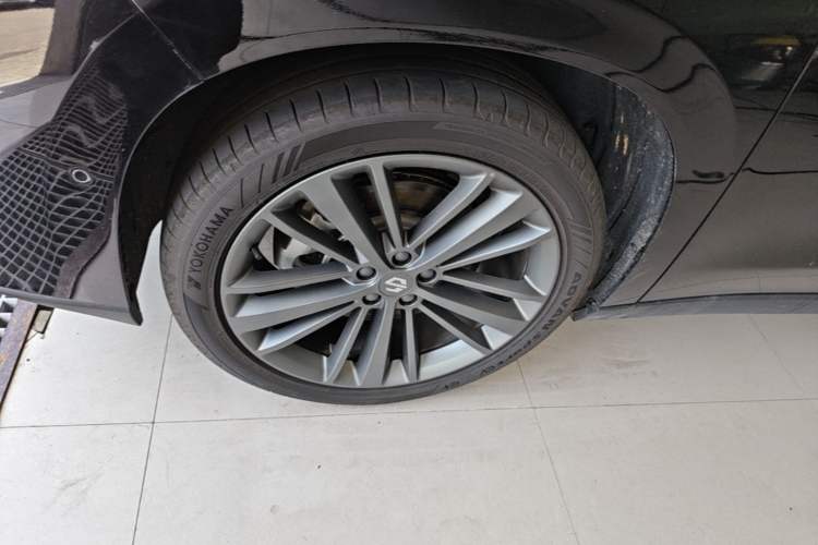 Used Leapmotor C16 2026 Extended-Range 280 LiDAR Zhizun Edition 6 Seats Left Front Wheel Hub