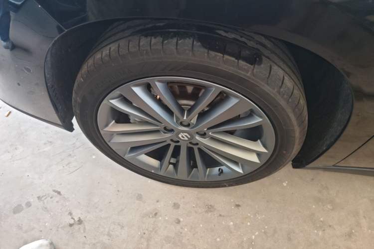 Used Leapmotor C16 2026 Extended-Range 280 LiDAR Zhizun Edition 6 Seats Left Front Wheel Hub