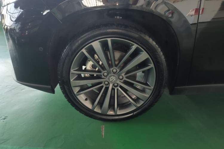 Used Leapmotor C16 2026 Extended-Range 280 LiDAR Zhizun Edition 6 Seats Left Front Wheel Hub