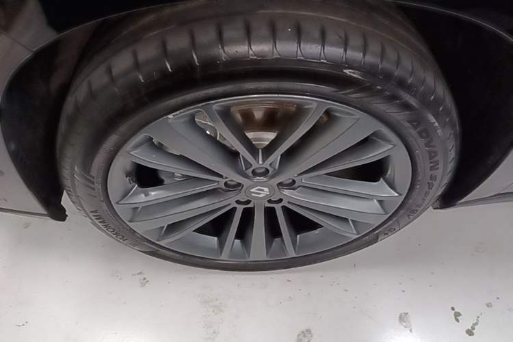 Used Leapmotor C16 2026 Extended-Range 280 LiDAR Zhizun Edition 6 Seats Left Front Wheel Hub