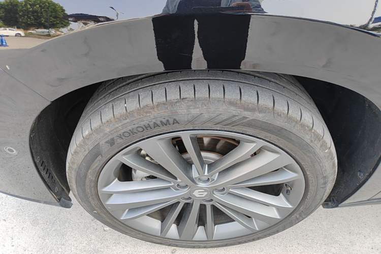 Used Leapmotor C16 2026 Extended-Range 280 LiDAR Zhizun Edition 6 Seats Left Front Wheel Hub