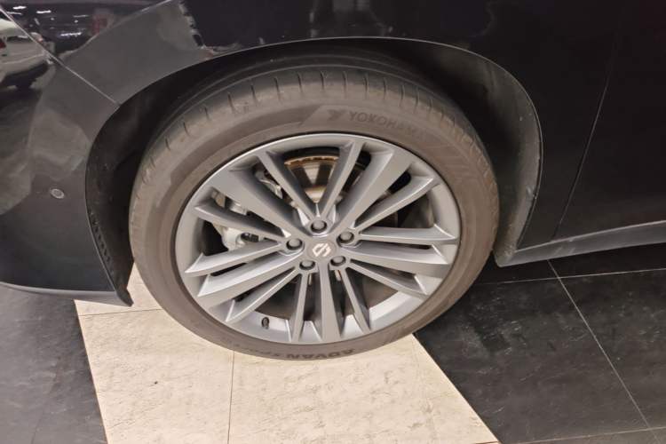 Used Leapmotor C16 2026 Extended-Range 280 LiDAR Zhizun Edition 6 Seats Left Front Wheel Hub