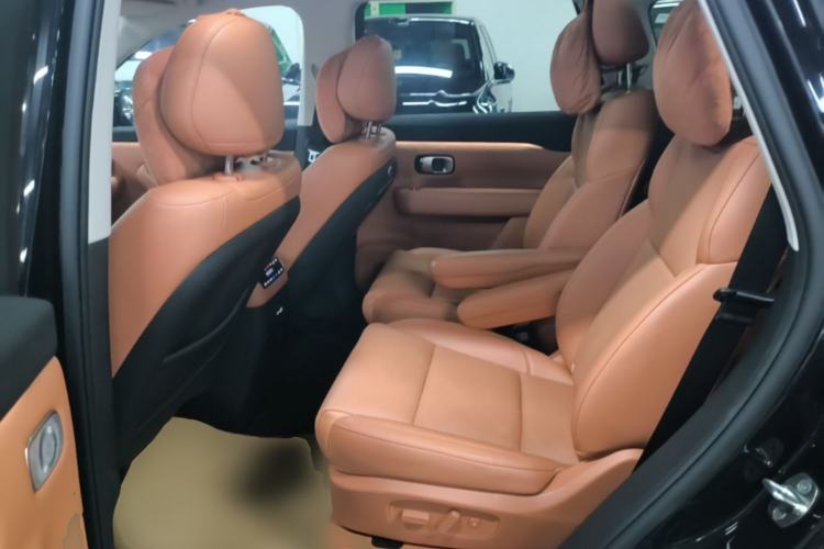 Used Leapmotor C16 2026 Extended-Range 280 LiDAR Zhizun Edition 6 Seats Left Rear Seat