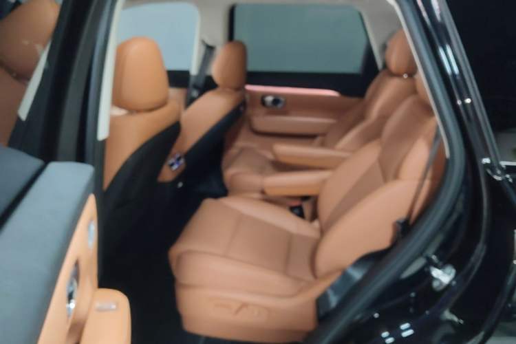 Used Leapmotor C16 2026 Extended-Range 280 LiDAR Zhizun Edition 6 Seats Left Rear Seat