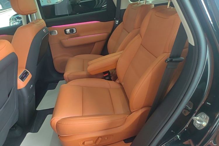 Used Leapmotor C16 2026 Extended-Range 280 LiDAR Zhizun Edition 6 Seats Left Rear Seat