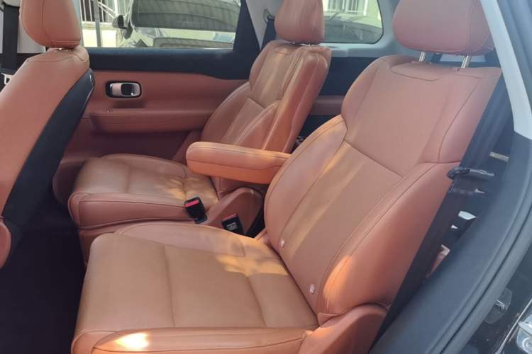 Used Leapmotor C16 2026 Extended-Range 280 LiDAR Zhizun Edition 6 Seats Left Rear Seat