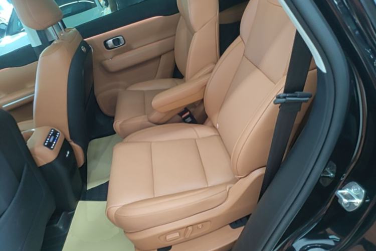 Used Leapmotor C16 2026 Extended-Range 280 LiDAR Zhizun Edition 6 Seats Left Rear Seat