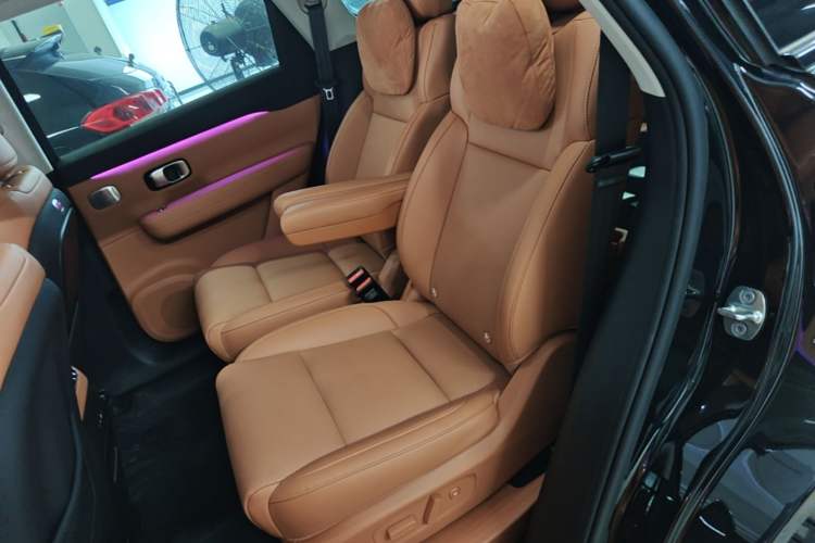 Used Leapmotor C16 2026 Extended-Range 280 LiDAR Zhizun Edition 6 Seats Left Rear Seat