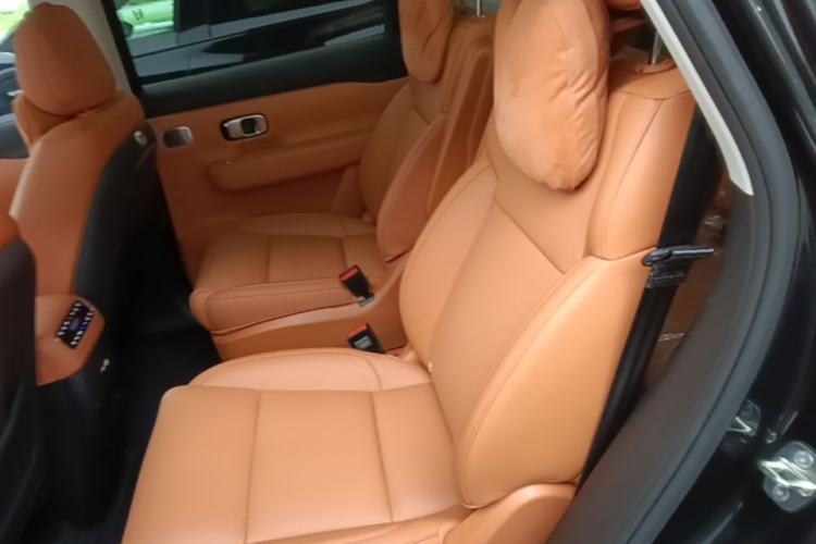 Used Leapmotor C16 2026 Extended-Range 280 LiDAR Zhizun Edition 6 Seats Left Rear Seat