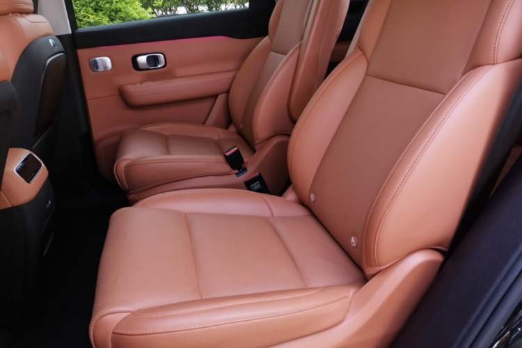 Used Leapmotor C16 2026 Extended-Range 280 LiDAR Zhizun Edition 6 Seats Left Rear Seat