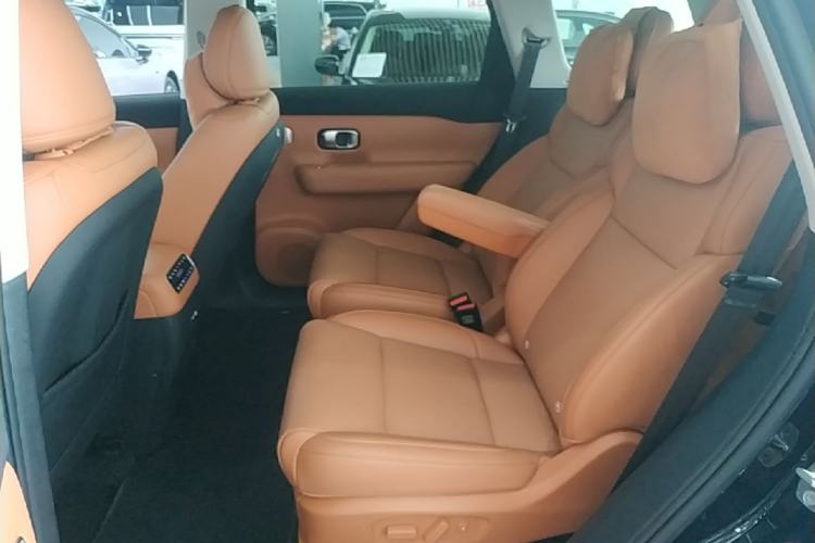 Used Leapmotor C16 2026 Extended-Range 280 LiDAR Zhizun Edition 6 Seats Left Rear Seat
