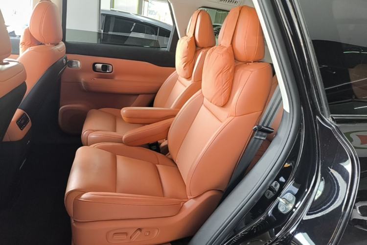 Used Leapmotor C16 2026 Extended-Range 280 LiDAR Zhizun Edition 6 Seats Left Rear Seat