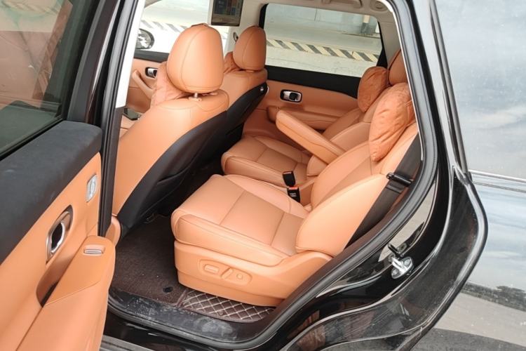 Used Leapmotor C16 2026 Extended-Range 280 LiDAR Zhizun Edition 6 Seats Left Rear Seat