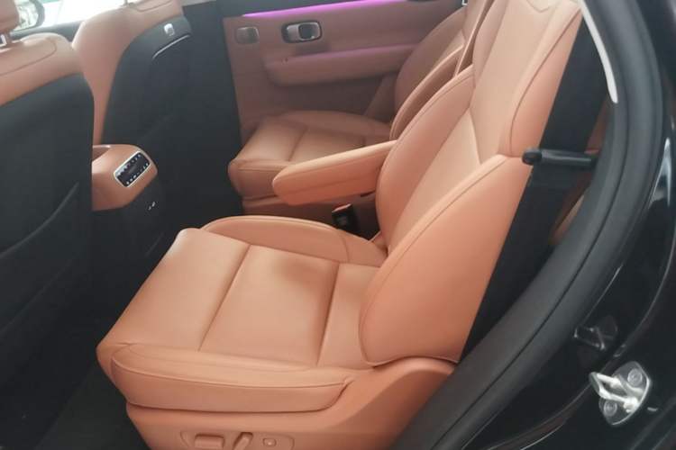 Used Leapmotor C16 2026 Extended-Range 280 LiDAR Zhizun Edition 6 Seats Left Rear Seat