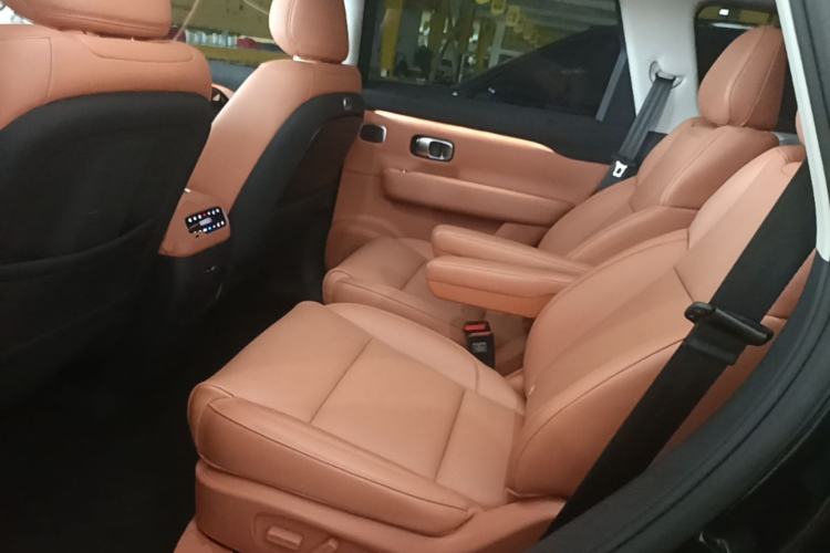 Used Leapmotor C16 2026 Extended-Range 280 LiDAR Zhizun Edition 6 Seats Left Rear Seat