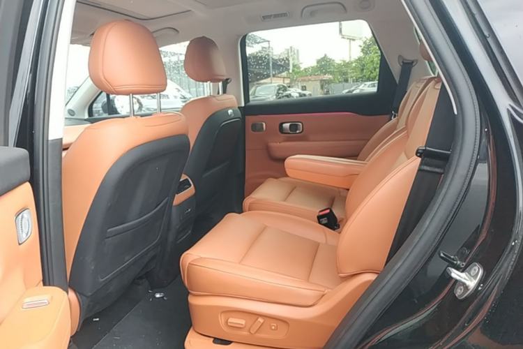 Used Leapmotor C16 2026 Extended-Range 280 LiDAR Zhizun Edition 6 Seats Left Rear Seat