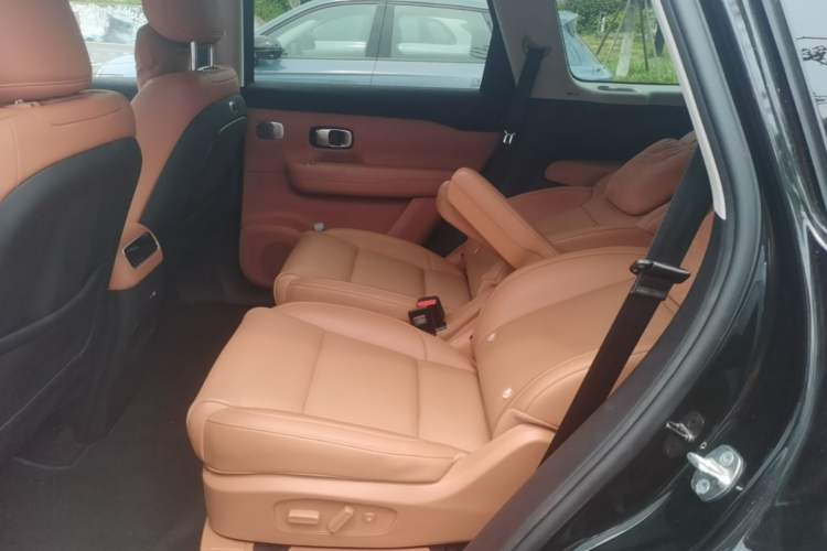 Used Leapmotor C16 2026 Extended-Range 280 LiDAR Zhizun Edition 6 Seats Left Rear Seat