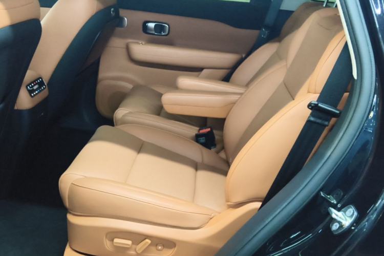 Used Leapmotor C16 2026 Extended-Range 280 LiDAR Zhizun Edition 6 Seats Left Rear Seat