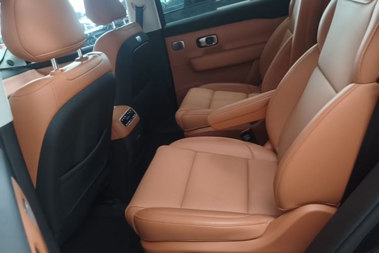 Used Leapmotor C16 2026 Extended-Range 280 LiDAR Zhizun Edition 6 Seats Left Rear Seat