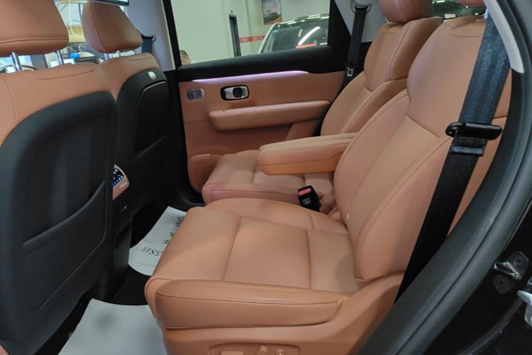 Used Leapmotor C16 2026 Extended-Range 280 LiDAR Zhizun Edition 6 Seats Left Rear Seat