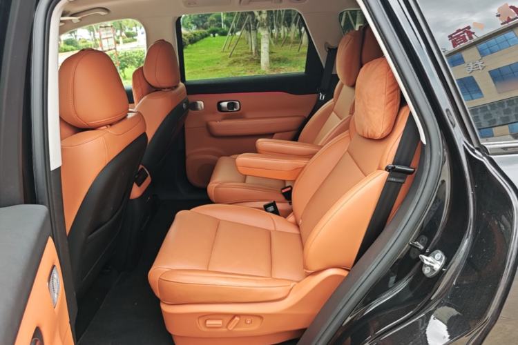 Used Leapmotor C16 2026 Extended-Range 280 LiDAR Zhizun Edition 6 Seats Left Rear Seat