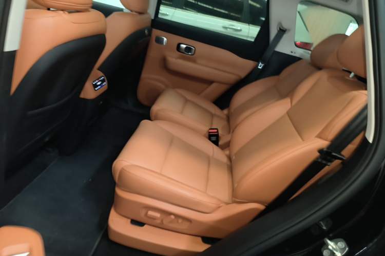 Used Leapmotor C16 2026 Extended-Range 280 LiDAR Zhizun Edition 6 Seats Left Rear Seat
