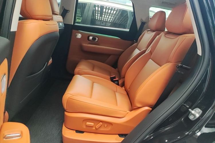 Used Leapmotor C16 2026 Extended-Range 280 LiDAR Zhizun Edition 6 Seats Left Rear Seat