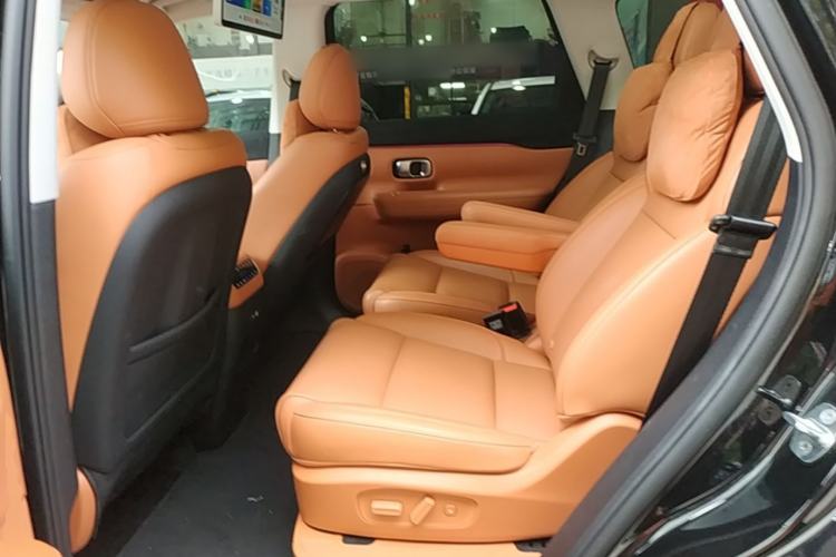 Used Leapmotor C16 2026 Extended-Range 280 LiDAR Zhizun Edition 6 Seats Left Rear Seat