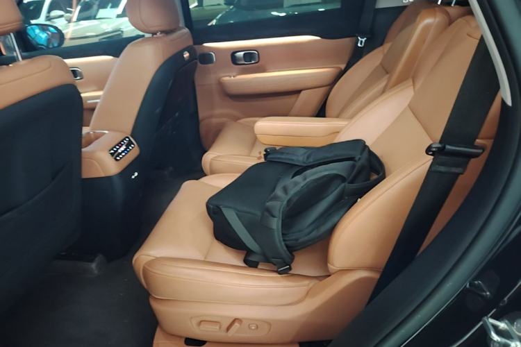 Used Leapmotor C16 2026 Extended-Range 280 LiDAR Zhizun Edition 6 Seats Left Rear Seat