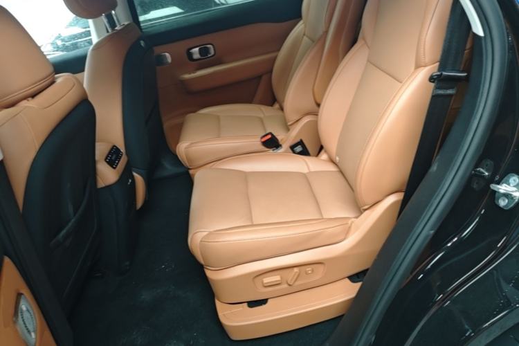 Used Leapmotor C16 2026 Extended-Range 280 LiDAR Zhizun Edition 6 Seats Left Rear Seat