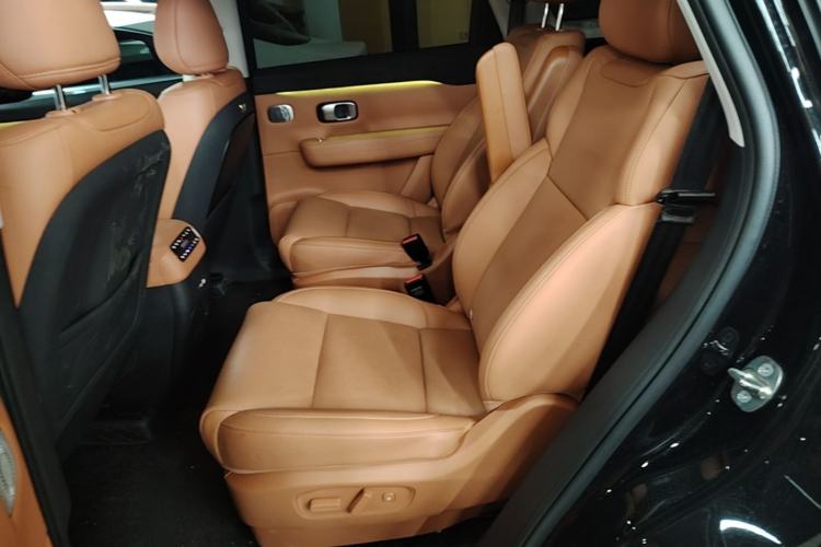 Used Leapmotor C16 2026 Extended-Range 280 LiDAR Zhizun Edition 6 Seats Left Rear Seat